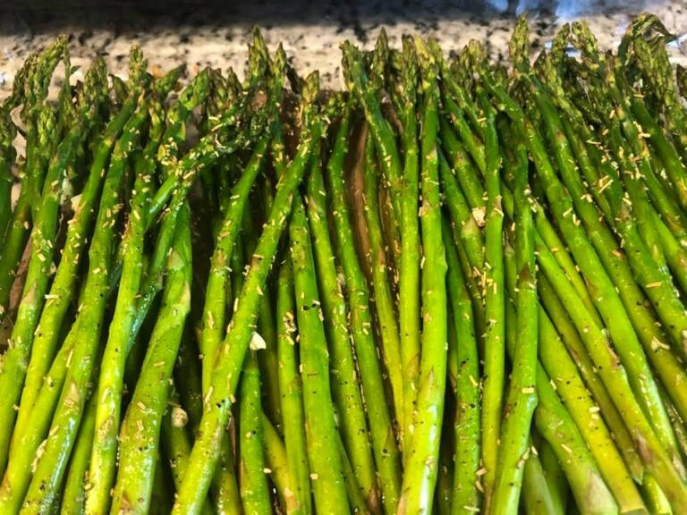 Baked Asparagus with Rosemary and Garlic